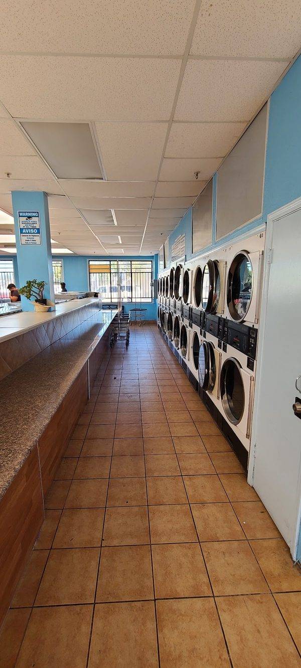Oak Laundromat
