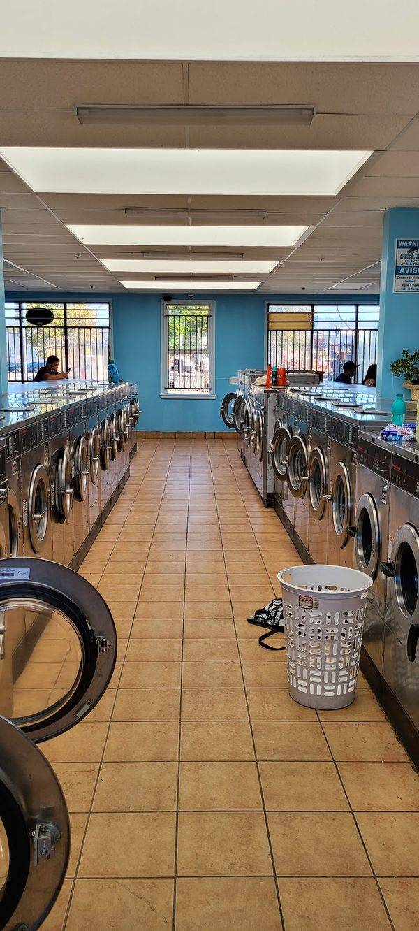 Oak Laundromat